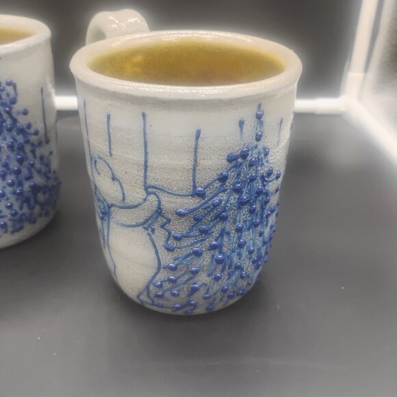 Lot of 2 Salmon Falls Stoneware Helen Berg's Christmas Bear Mugs. Signed - Picture 7 of 9